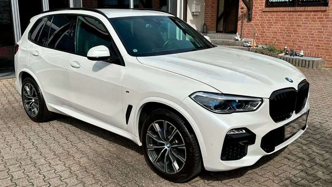 BitCars-bmw-x5-buy-with-bitcoin_db60235a-d269-471d-a1a2-0925345a1b3f_1500x.webp