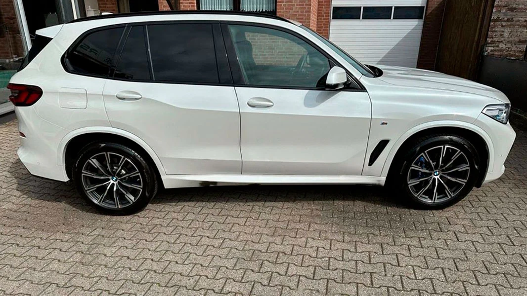 BitCars-bmw-x5-side-buy-with-bitcoin_32b28728-c04b-4a3b-8fd9-ccef0fb4ad2e_1500x.webp
