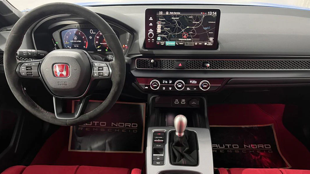 BitCars-honda-civic-buy-with-btc-bitcoin4_1500x.webp