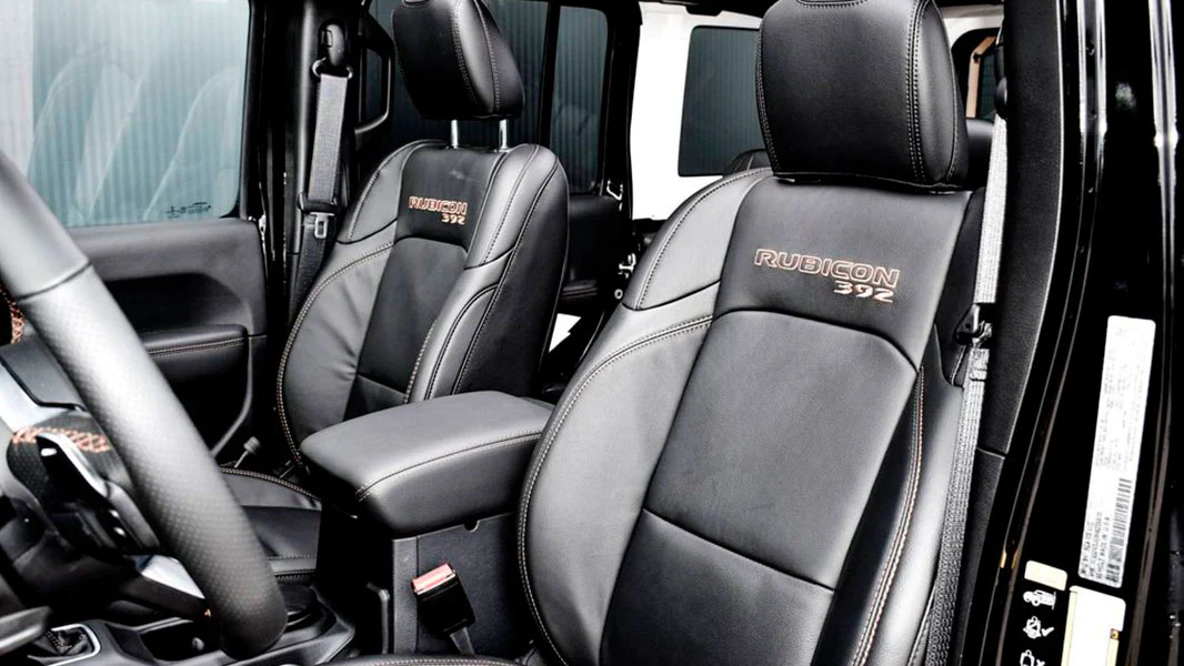 BitCars-jeep-wrangler-unlimited-rubicon-392-inside-buy-with-bitcoin_1500x.webp