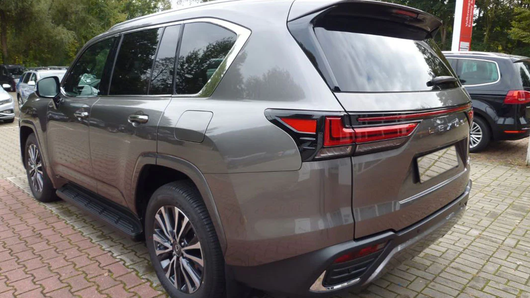 BitCars-lexus-lx-450-buy-with-btc-bitcoin3_1500x.webp