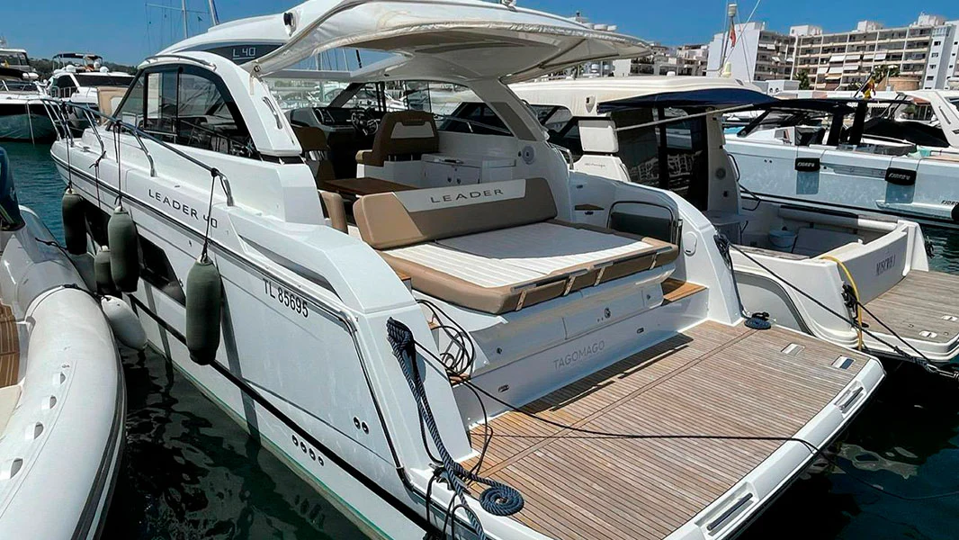 BitCars-yacht-jeanneau-leader-40-buy-with-bitcoin_1500x.webp