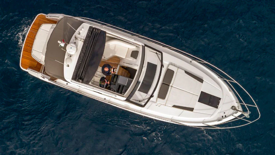 BitCars-yacht-princess-v40-above-buy-with-bitcoin_1500x.webp