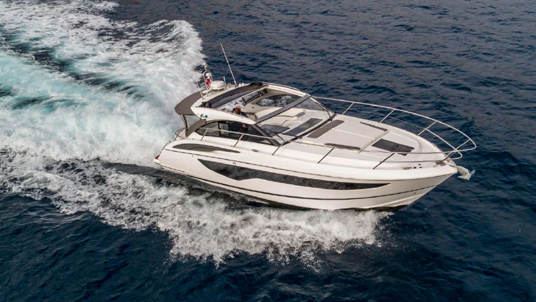 BitCars-yacht-princess-v40-buy-with-bitcoin_1500x.webp
