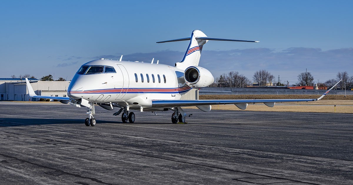 aircraft-private-jets-bombardier-challenger-350-369674_7b4aea48e9add602.jpg