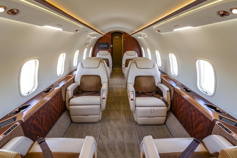 aircraft-private-jets-bombardier-challenger-350-369674_d062c103dec8afed.jpg