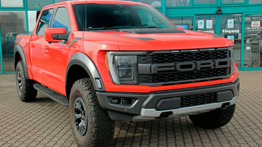 ford-f-150-supercrew-raptor-buy-with-bitcoin_1500x.webp