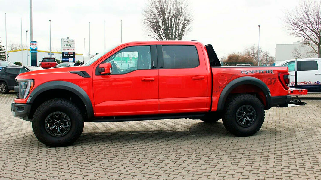 ford-f-150-supercrew-raptor-buy-with-bitcoin_3_1500x.webp