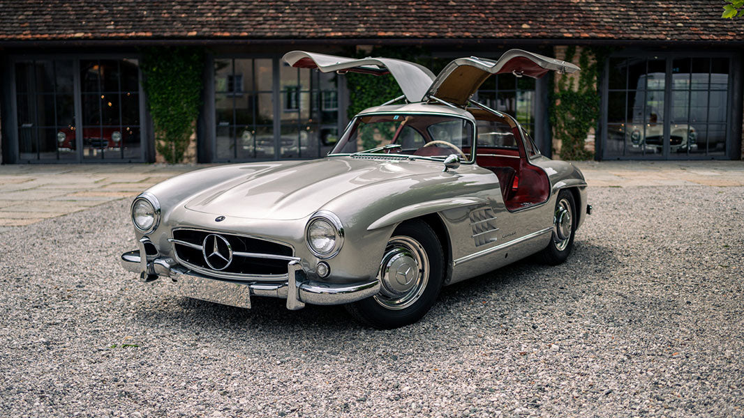 mercedes-benz-300-sl-coupe-with-bitcoin_3_1500x.jpg