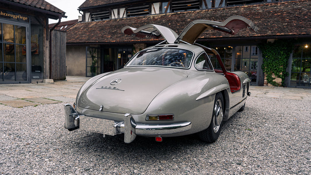 mercedes-benz-300-sl-coupe-with-bitcoin_6_1500x.jpg