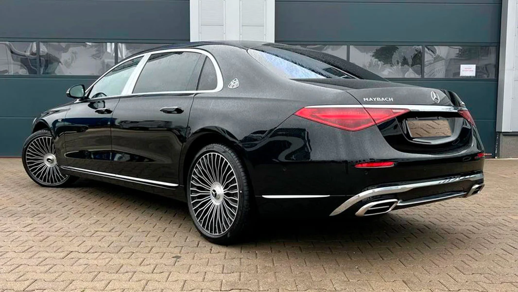 mercedes-benz-maybach-s-680-4matic-x3714-back-buy-with-btc-bitcoin_1500x.webp